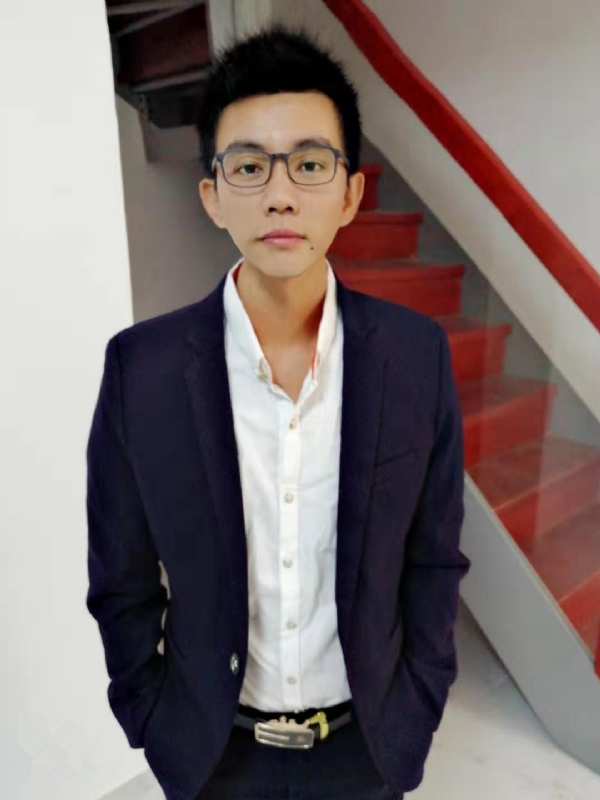 林智明的第一张照片--基隆闪婚服务中心