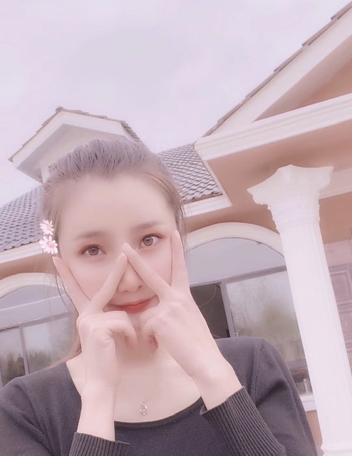 小媛的第一张照片--基隆闪婚服务中心