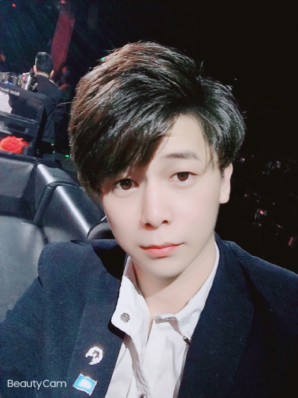梦晨的第一张照片--基隆闪婚服务中心
