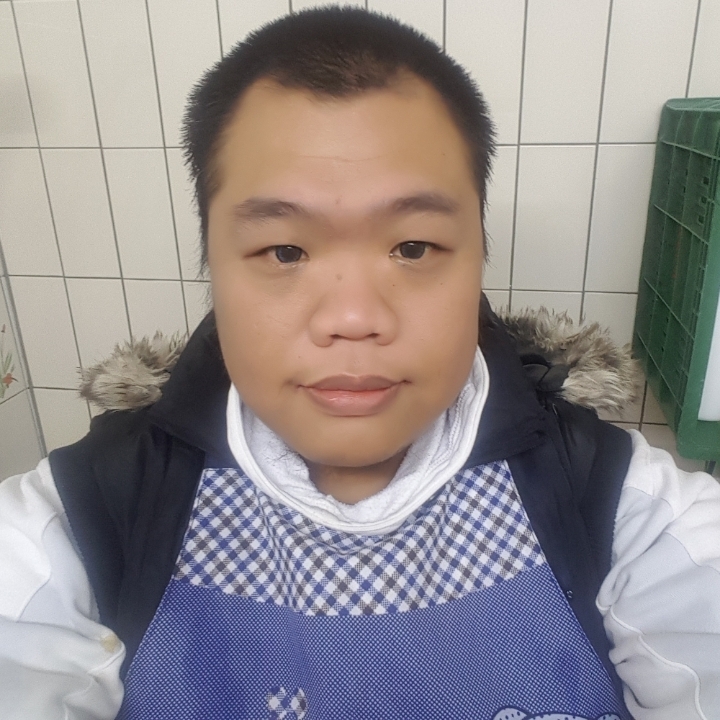 黑熊的第一张照片--基隆闪婚服务中心