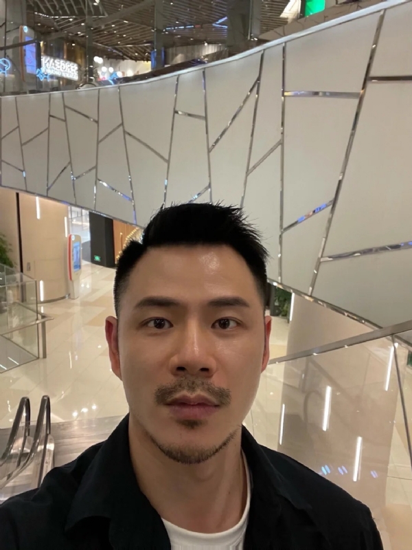 陈的第一张照片--基隆闪婚服务中心