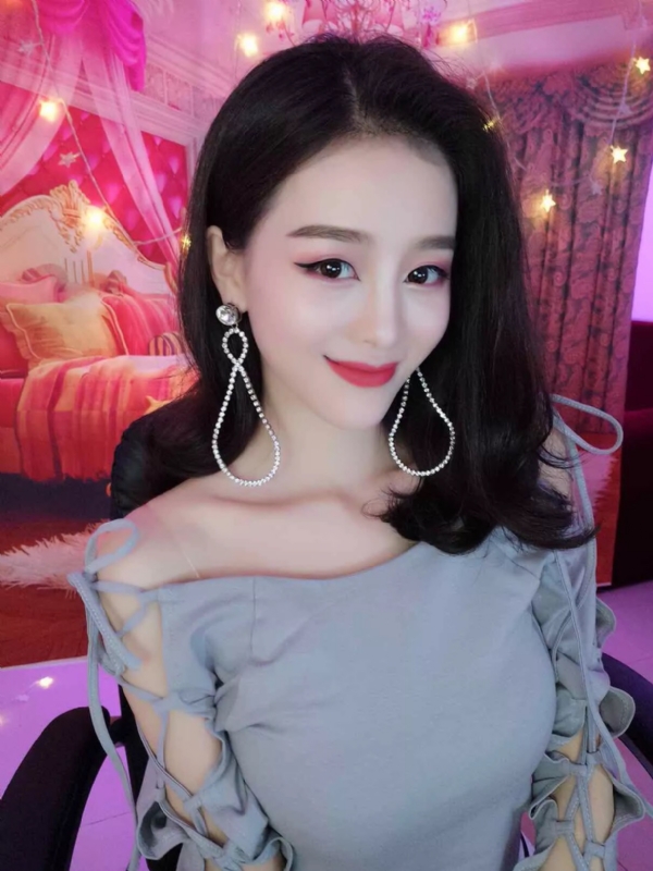 Cici的第三张照片--基隆闪婚服务中心