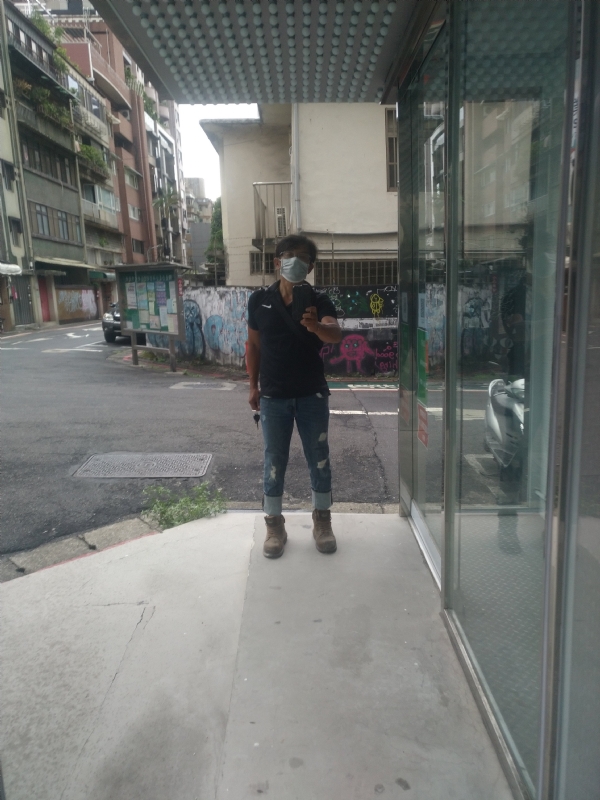 隱姓埋名的第二张照片--基隆闪婚服务中心