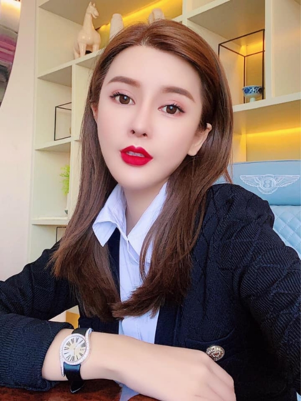 李嘉薇的第一张照片--基隆闪婚服务中心