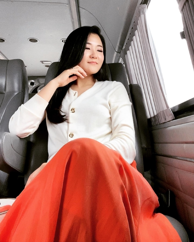 深凝久伴的第一张照片--基隆闪婚服务中心